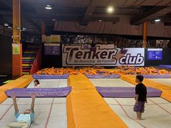 -Tenker Club弹刻极限主题公园 · 蹦床 · 团建 · 生日派对(大关店)