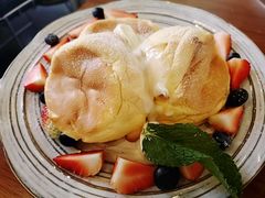 莓果奶油芝士舒芙蕾松饼-UPPER KITCHEN(延安路店)