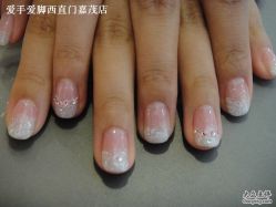爱手爱脚-摩睫+皮肤管理·科学美容中心