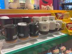 -m豆巧克力世界(上海世茂广场店)