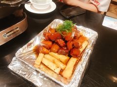 私房红烧肉-芳芳私房菜·精做淮扬菜(承德路店)