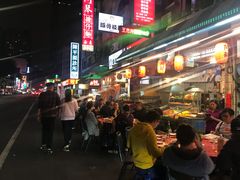 -六合夜市