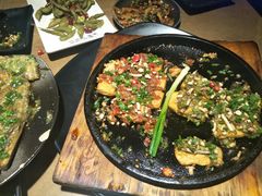 -何师烧烤·香辣蟹·川菜·30年老品牌(太古里旗舰店)