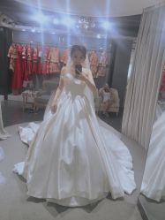 -艾米丽婚纱礼服