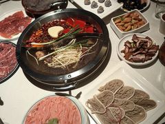 -茅草房·河畔园林火锅