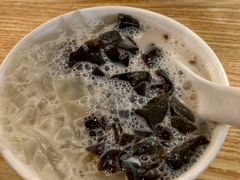 仙草果拼九毛膏-翁林甜品