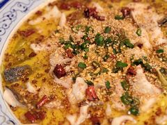 鱼唇脆骨煲-你鲟欢·香茅柠檬鱼(金沙店)