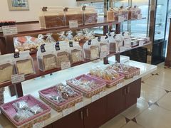 -红宝石·鲜奶小方·海派西点房(南丹店)