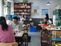 大堂-正宗贵州二嫂黄牛肉馆(青村店)