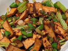 -阿瓦山寨·湘菜现炒·剁椒鱼头王(咸阳总店)