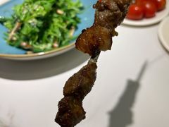 馕坑铁签子羊肉串-阿里疆Alijiang·丝路美食·异域风情·清真(长楹天街店)