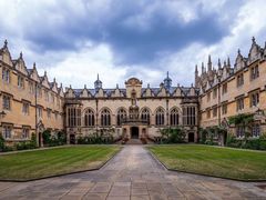 -牛津大学