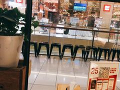 面包甜点陈列柜-吕氏疙瘩汤·海鲜新鲁菜(凯德mall新都心店)