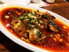 干烧鲫鱼-舌尖上的食缘花园主题餐厅