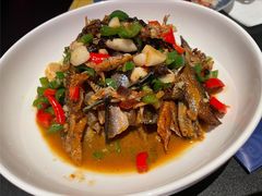 青椒焖叼鱼-凤凰湘语(浦东旗舰店)