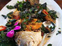 -Chom Cafe and Restaurant