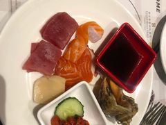 -荣誉国际酒店-云顶旋转餐厅