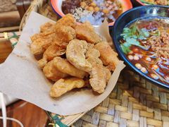 -爆炸头阿姨小四川正宗川味小吃(无任何分店)