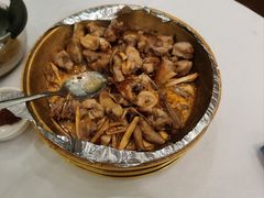 五指毛铜盘焗泉水鸡-围龙屋客家食府(福田店)