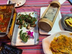 -香巴拉云南餐厅(华莱坞店)