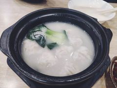 砂锅鲜虾小馄饨-老上海里弄味道(知春路店)