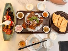 吐鲁番葡萄烤羊腿-马尔龙新疆饭店·清真(瑞景店)