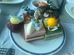 -亚洲国际大酒店·云顶阁旋转自助餐厅
