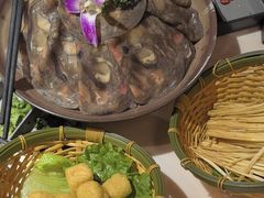 -喃喃椰·糟粕醋·椰子鸡火锅(七堡花园店)