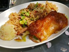 海鲜炒饭配香蒜烤鸡-玛格萝妮比萨屋(四平店)