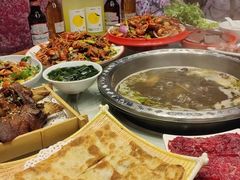 -乡土黄·鲜牛肉火锅·小龙虾(兴业街店)