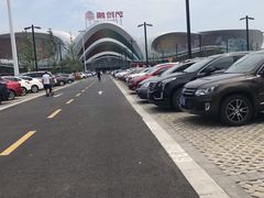 -融创茂-停车场