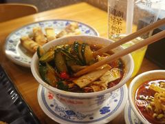 -炉小二铜锅牛蛙•川湘菜(三里屯店)