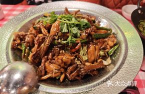 Sichuan Frog and Chicken Feet Hot Pot