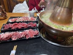 -果松木炭酸菜铜火锅·外婆参鸡汤