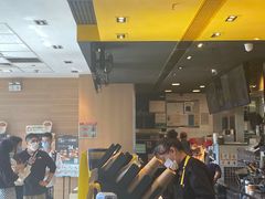 -麦当劳(中二横路店)