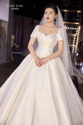 -Lady  Jane高端婚纱礼服馆