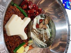 菌汤鸳鸯锅-贤合庄卤味火锅(安吉万达店)