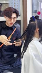 -V7 HAIR SALON