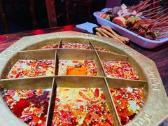 九宫格锅底-乐山串串香老火锅(鼓楼店)