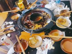 -黄潇洒老火锅(九眼桥宏济巷店)
