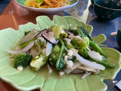 -玖月时尚泰式餐厅