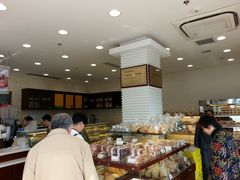 面包甜点陈列柜-老大昌(淮海中路店)