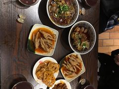 -爆炸头阿姨小四川正宗川味小吃(无任何分店)