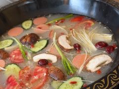 -小志家.鲜牦牛肉牛杂火锅野生菌汤锅