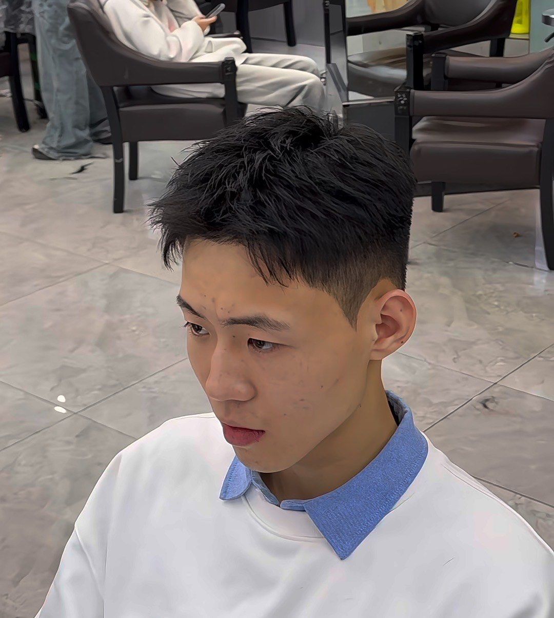 男生简洁发型