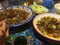 仔姜兔-三大钵江湖菜(空港店)