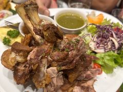-Chom Cafe and Restaurant