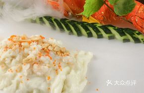 Fresh Green Lobster Stir-Fried with Water Milk
