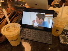 栀子花梨香拿铁-Seesaw Coffee(环贸iapm店)