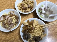 -松树干拌面店
